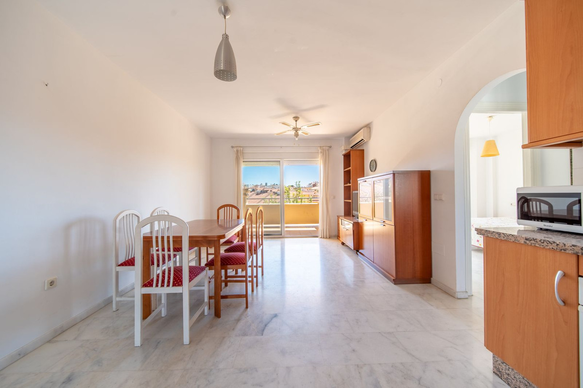 3 Bedroom Apartment in Fuengirola - Photo 4