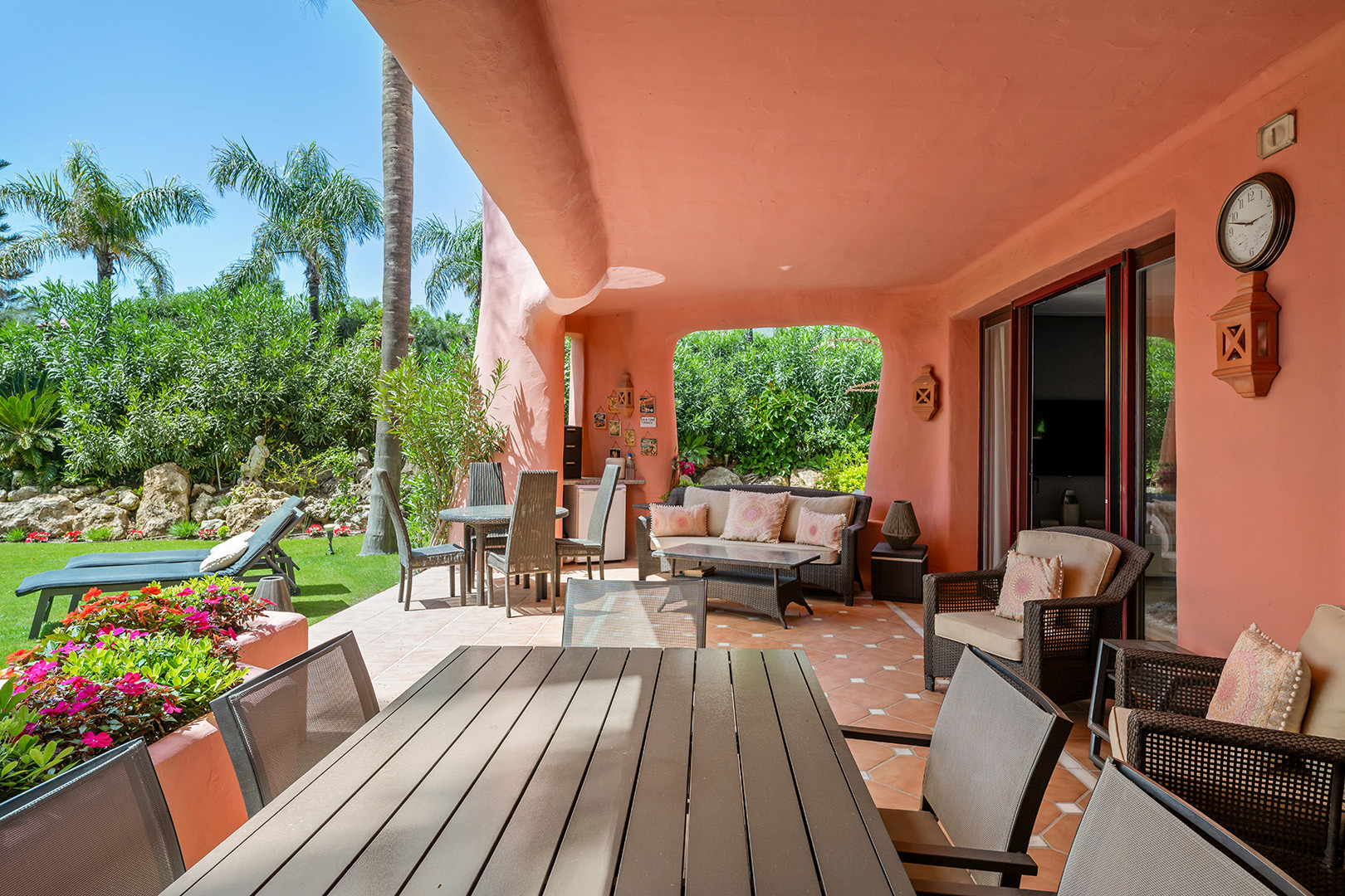 3 Bedroom Apartment in Estepona - Photo 10