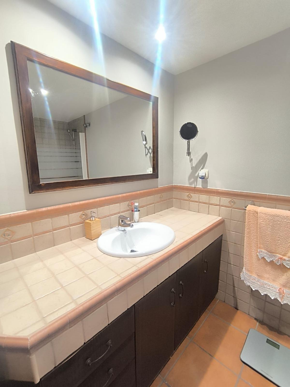 3 Bedroom Apartment in Fuengirola - Photo 35