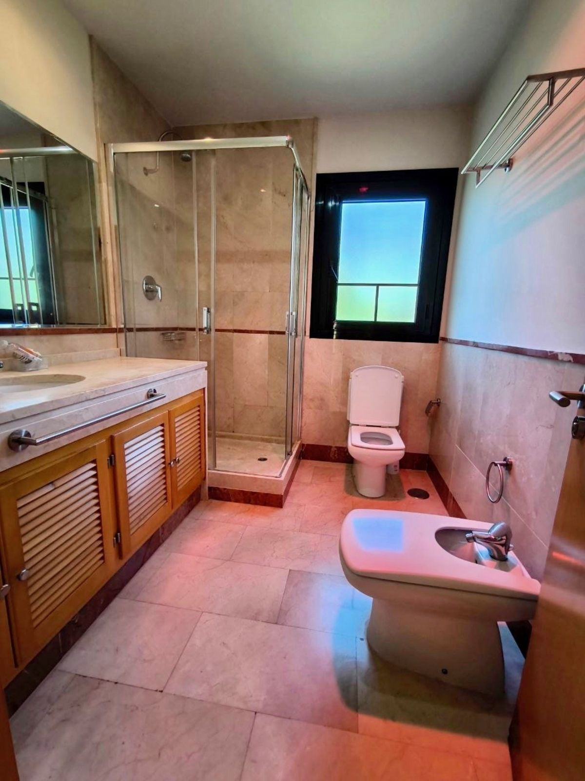 Piso de 2 dormitorios con piscina en Málaga – Foto 20
