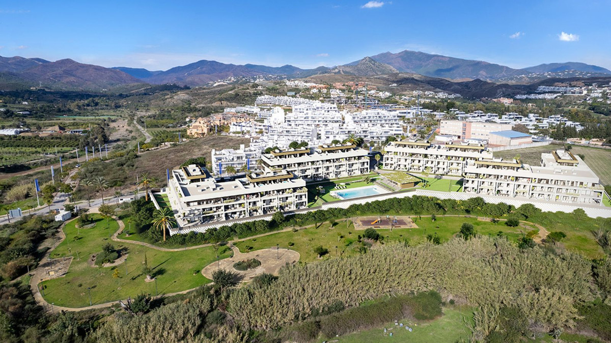 3 Bedroom Apartment in Estepona