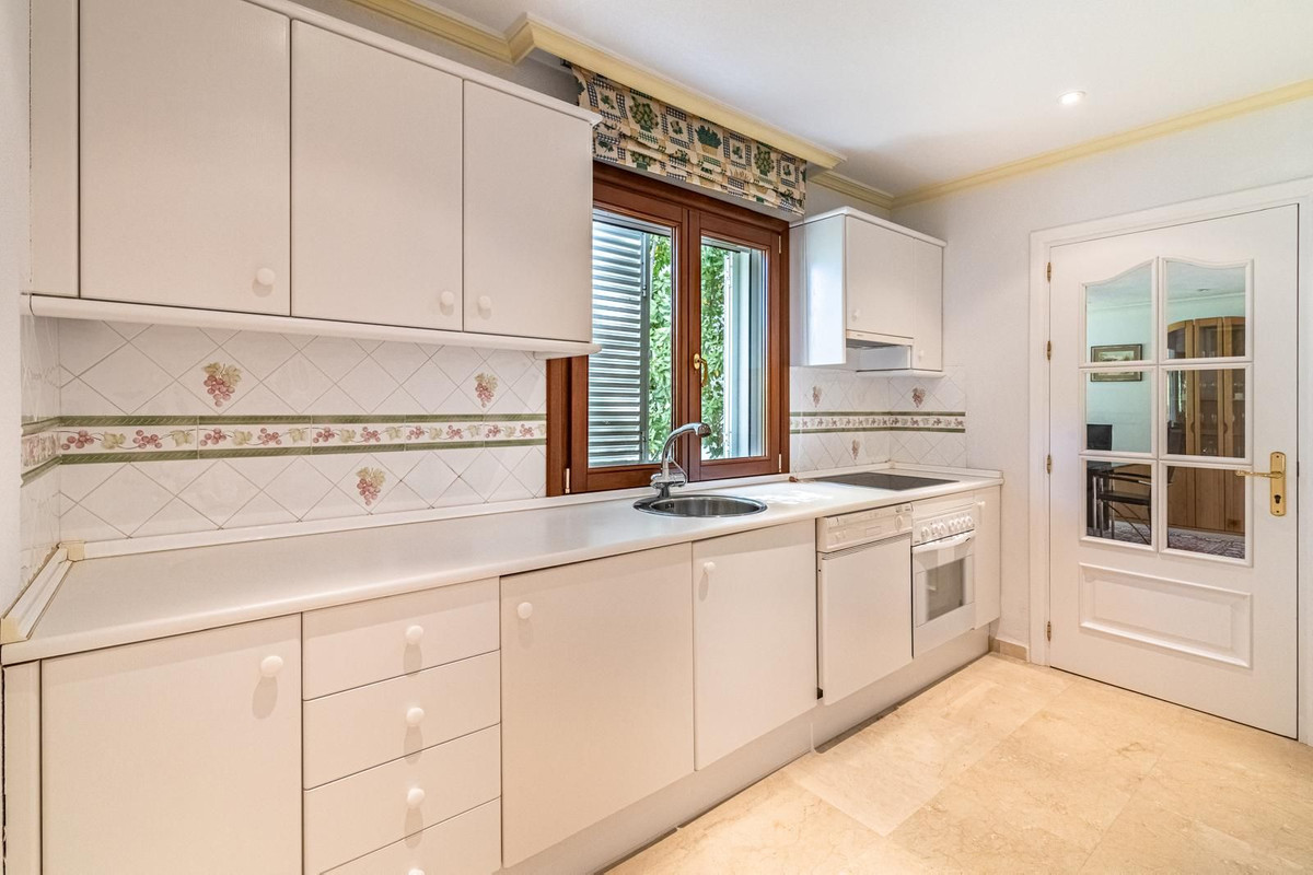 5 Bedroom Villa in Estepona - Foto 5