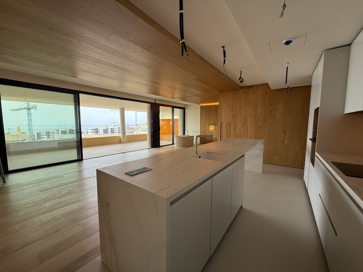 3 Bedroom Apartment in Benalmádena - Photo 17