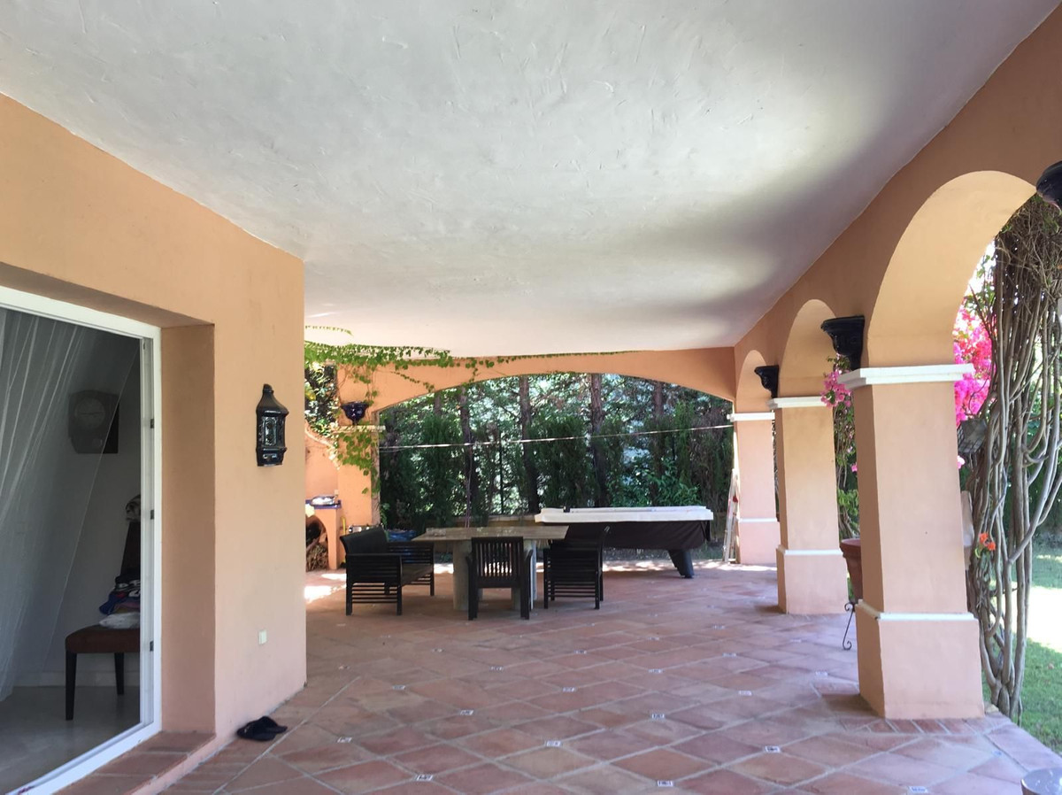 4 Bedroom Villa in Marbella - Photo 5
