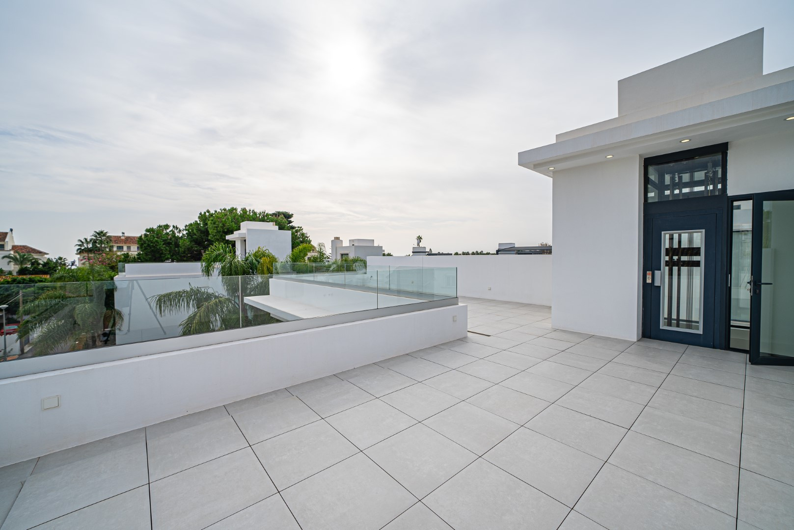 4 Bedroom Villa in Marbella - Photo 24