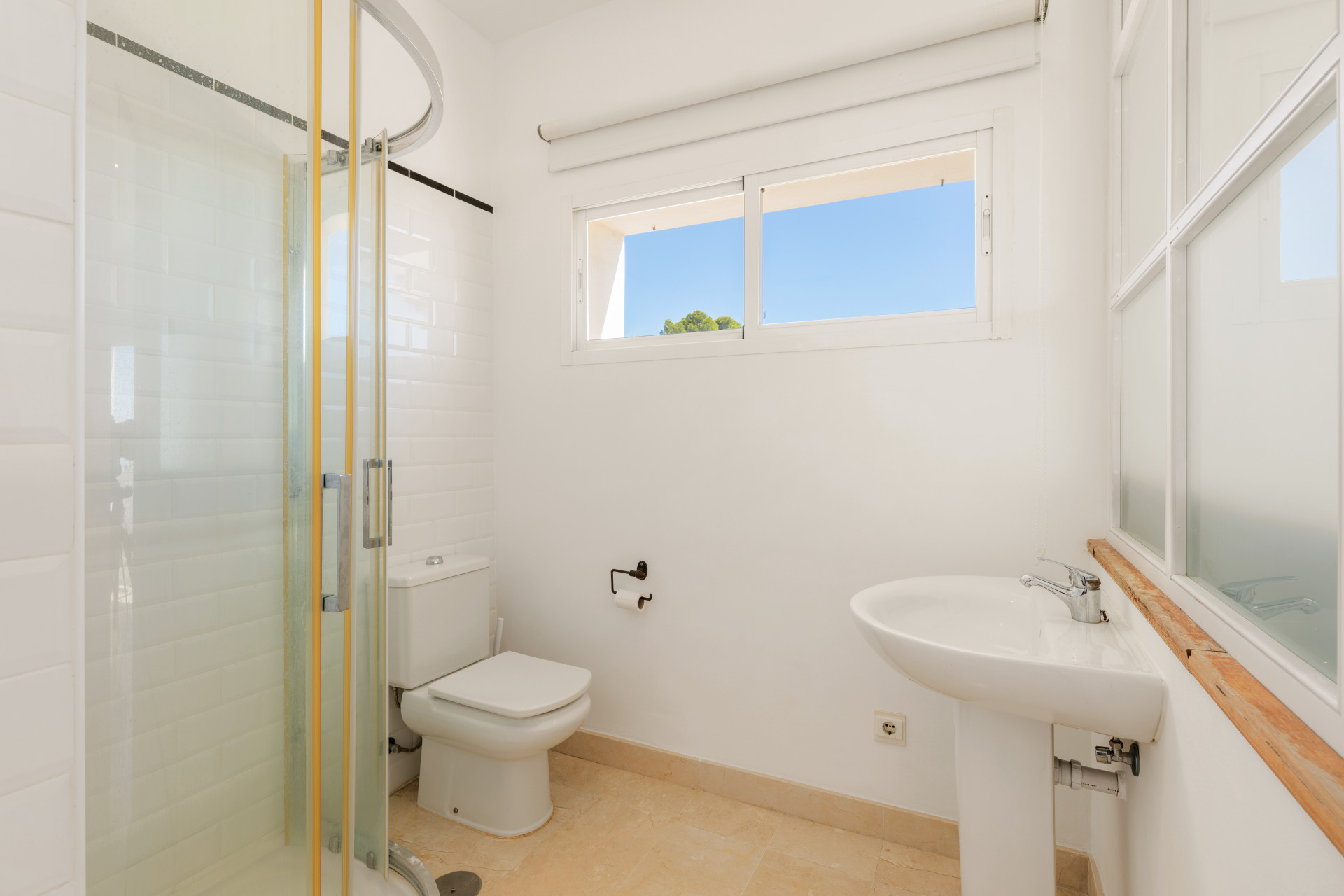 4 Bedroom Villa in Estepona - Photo 15