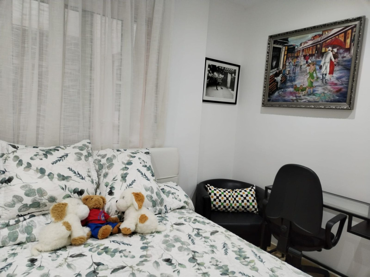 3 Bedroom Apartment in Marbella - Photo 5