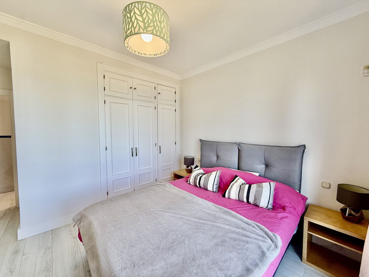 3 Bedroom Penthouse in Casares - Photo 27