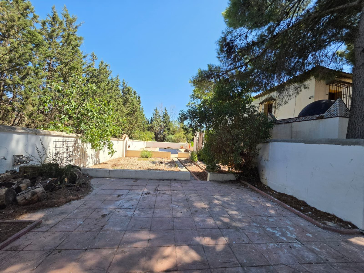8 Bedroom Country house in Antequera - Photo 35