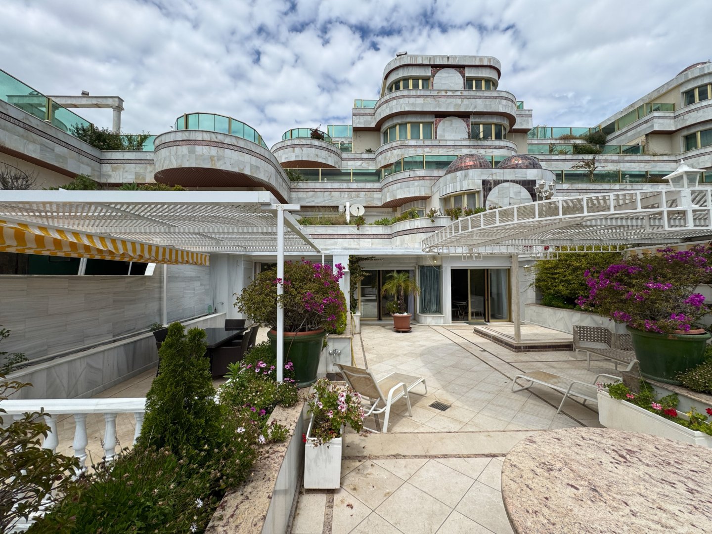 1 Bedroom Apartment in Marbella - Photo 12