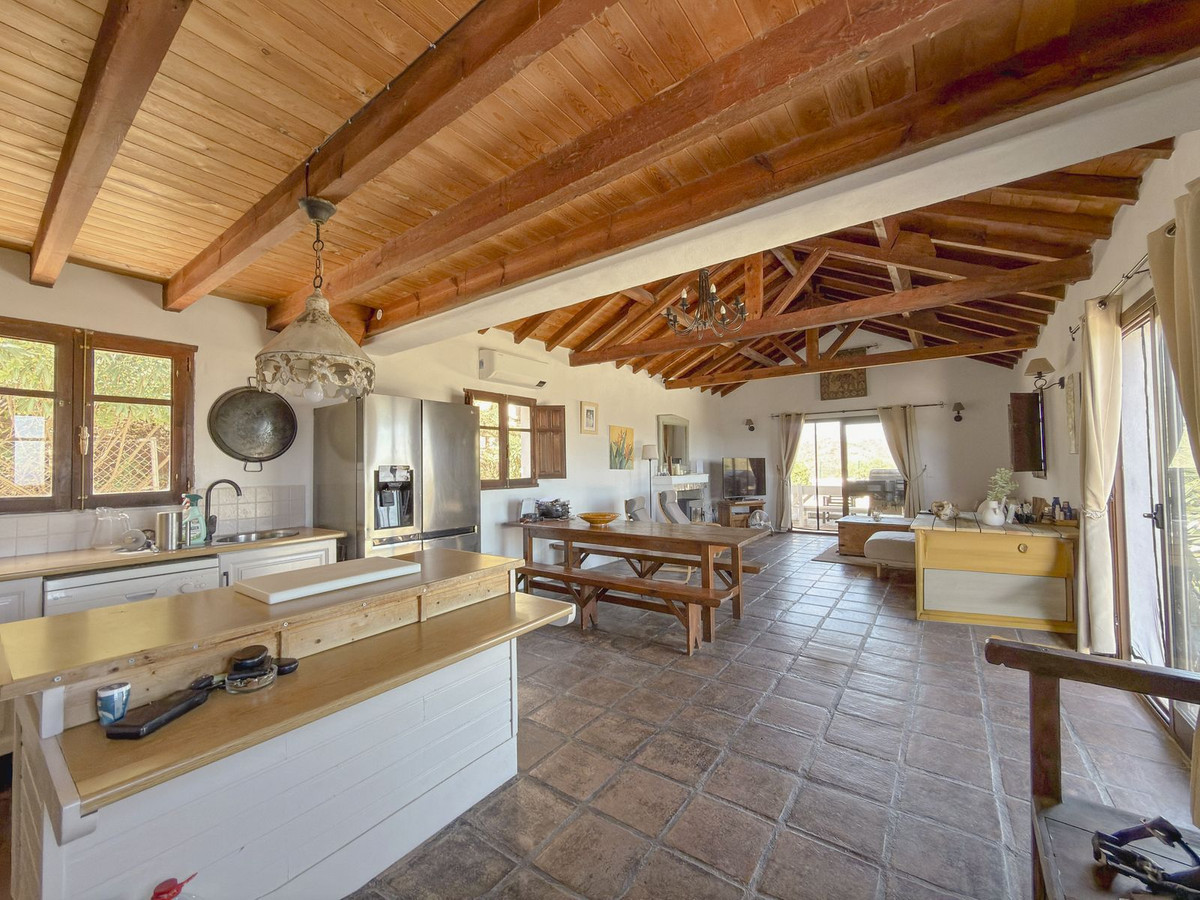 3 Bedroom Villa in Monda - Photo 7