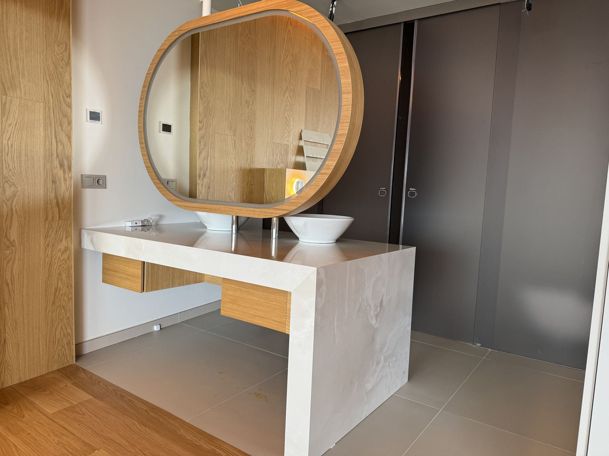 3 Bedroom Apartment in Benalmádena - Photo 12