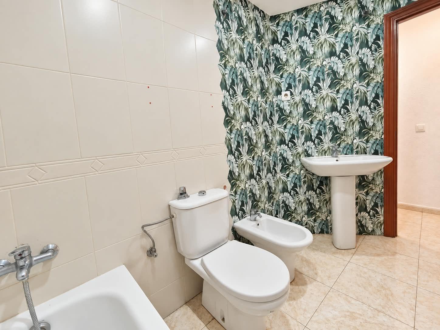 2 Bedroom Apartment in Benalmádena - Photo 21