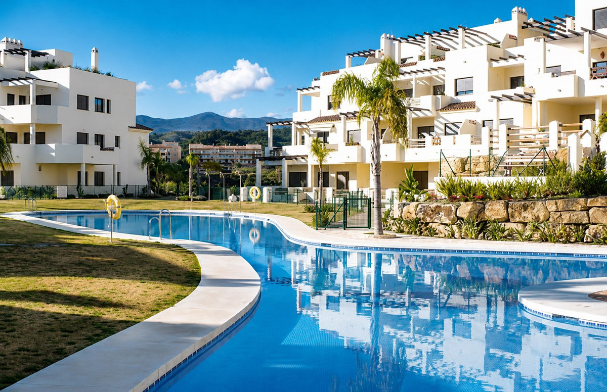 2 Bedroom Apartment in Estepona - Photo 31