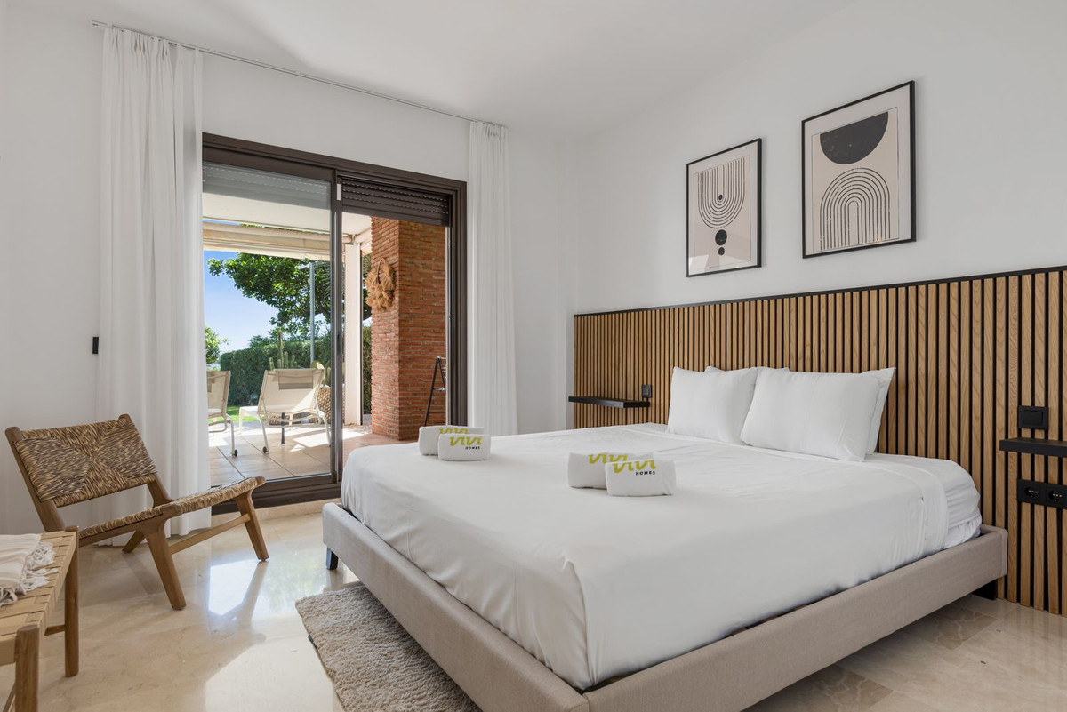 3-bedroom apartment with pool in Malaga, Spain – Photo 25