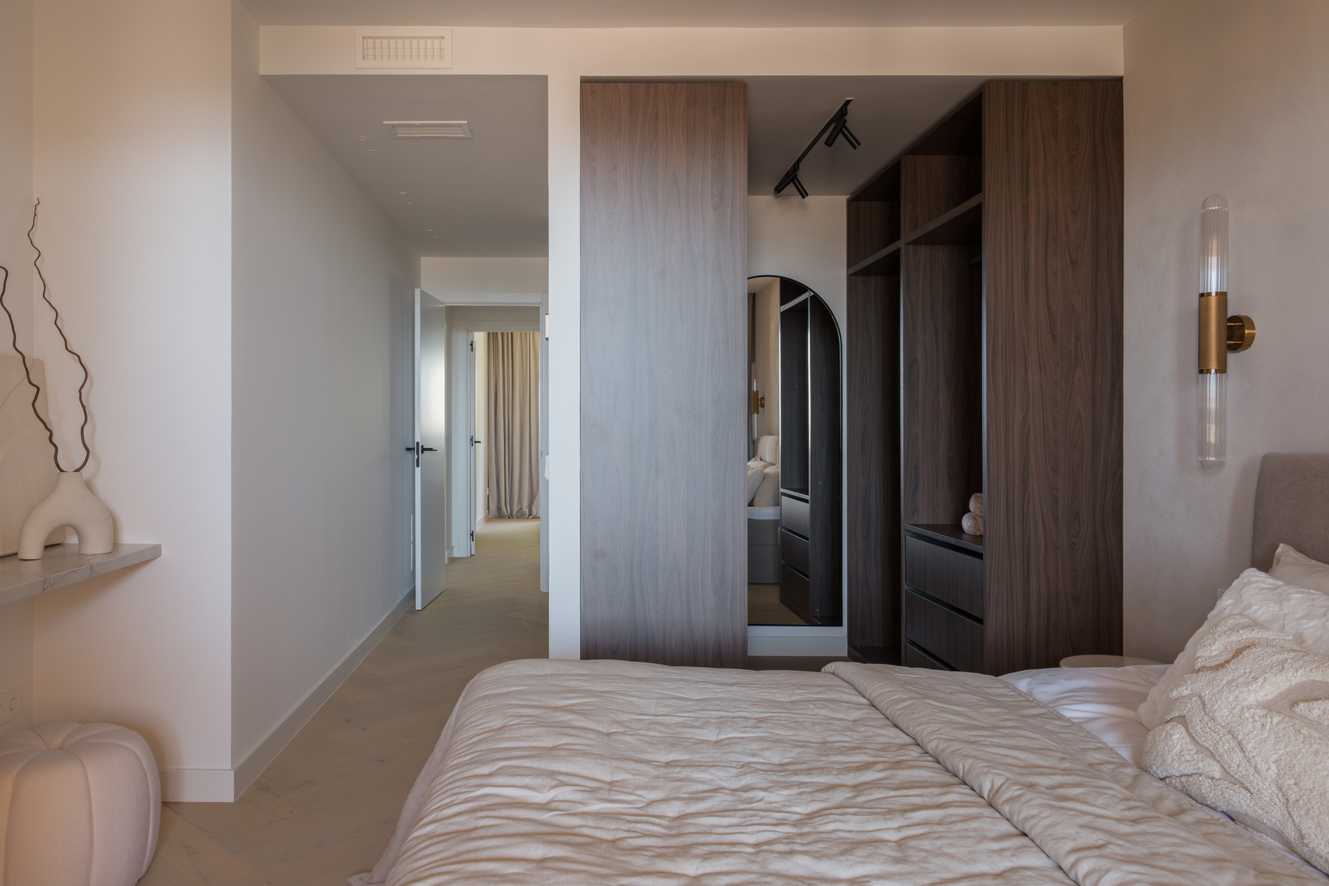 2 Bedroom Apartment in Marbella - Photo 11