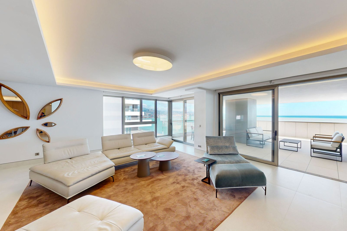 4 Bedroom Apartment in Málaga - Photo 16