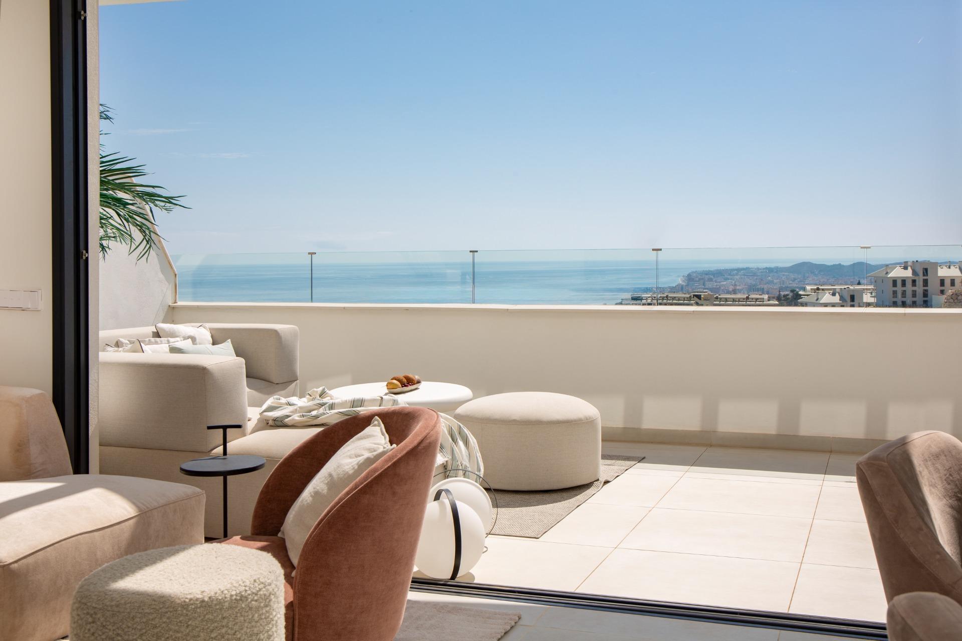2 Bedroom Penthouse in Benalmádena - Photo 8