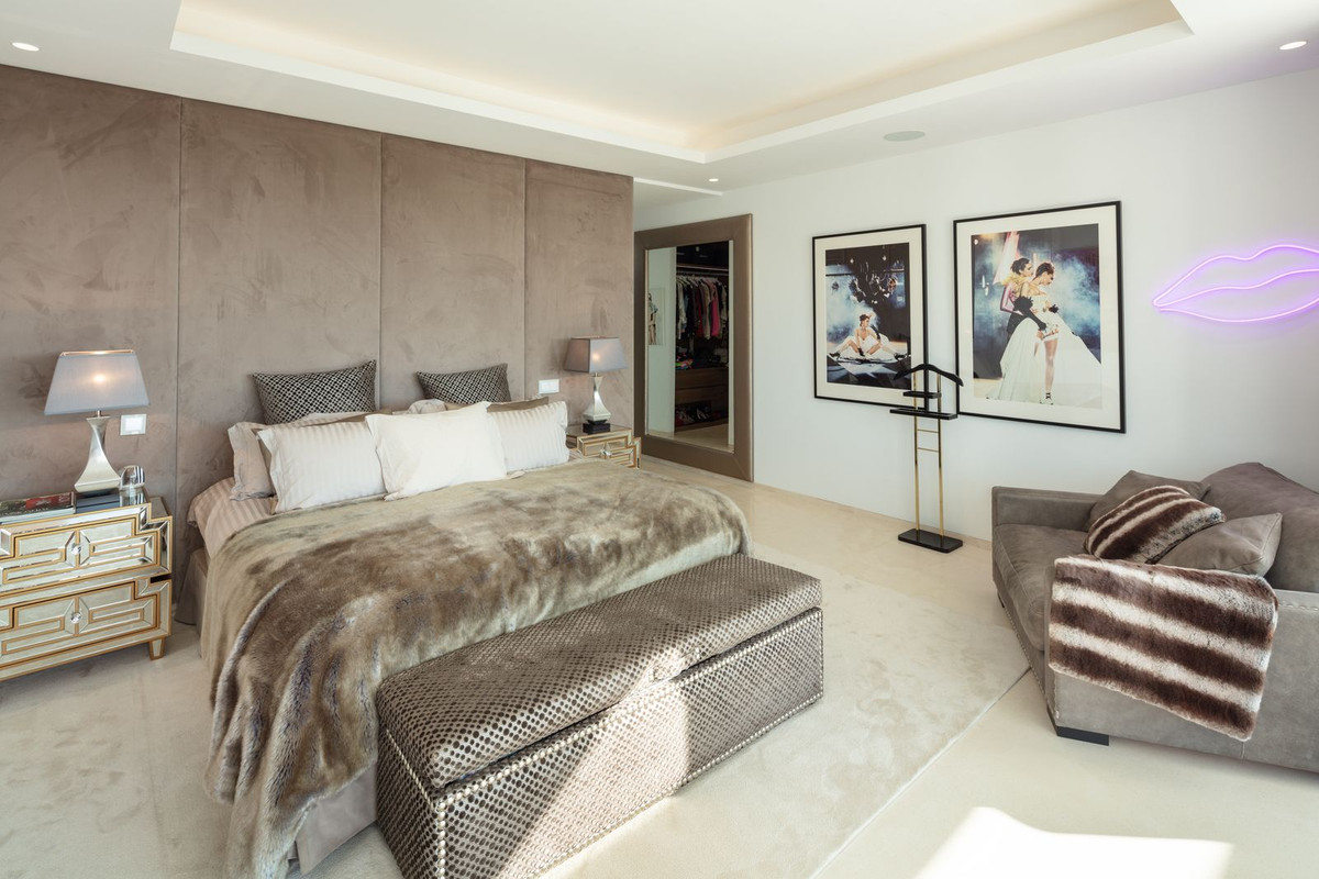 7 Bedroom Villa in Marbella - Photo 16