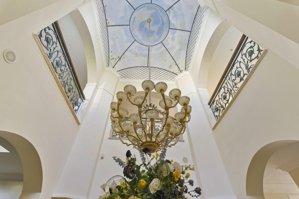 5 Bedroom Villa in Estepona - Photo 29
