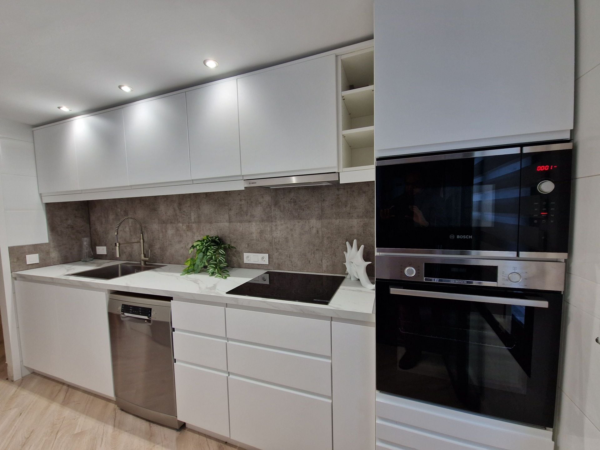 3 Bedroom Apartment in Marbella - Photo 12
