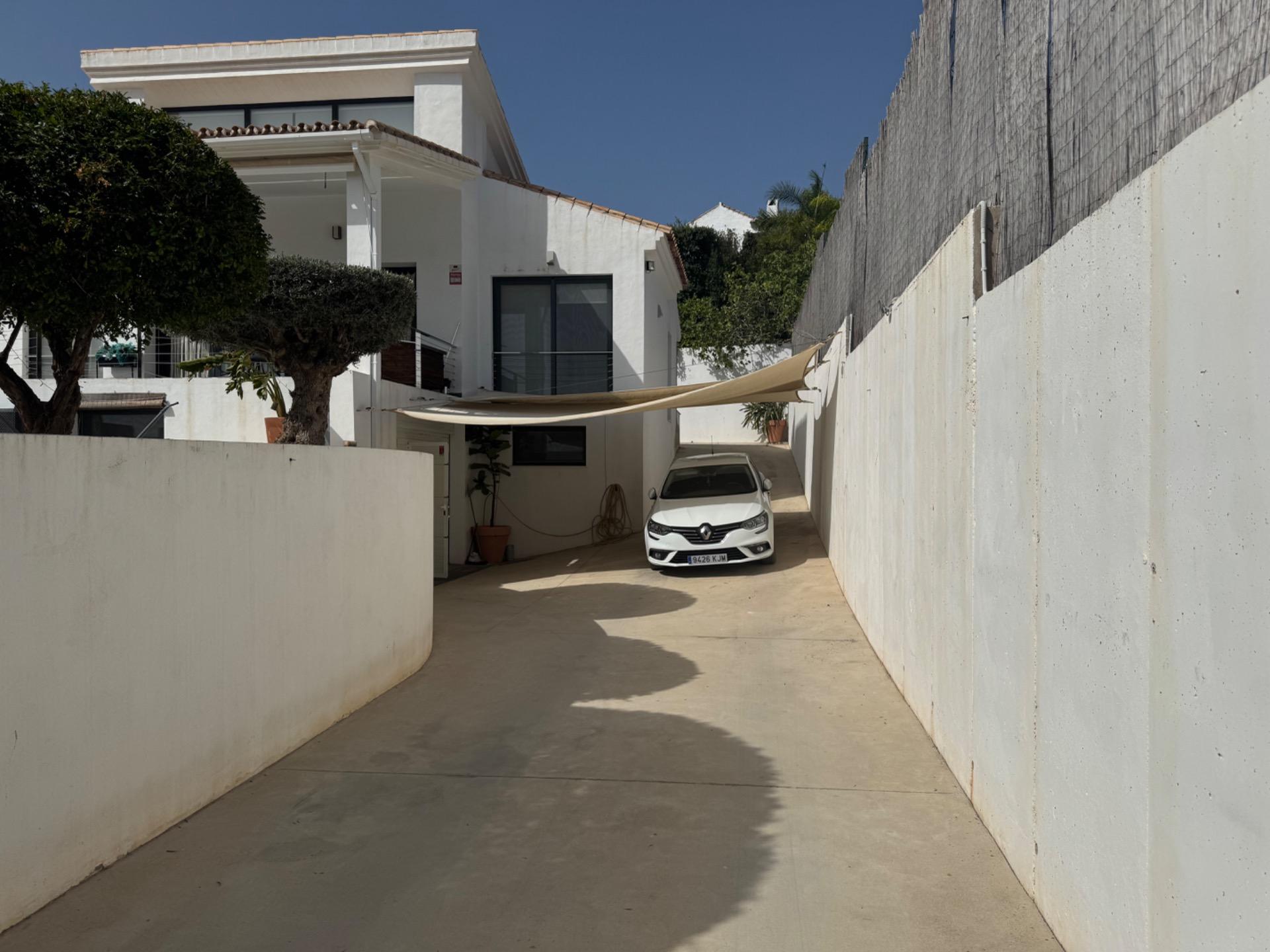 4 Bedroom Villa in Estepona - Photo 16