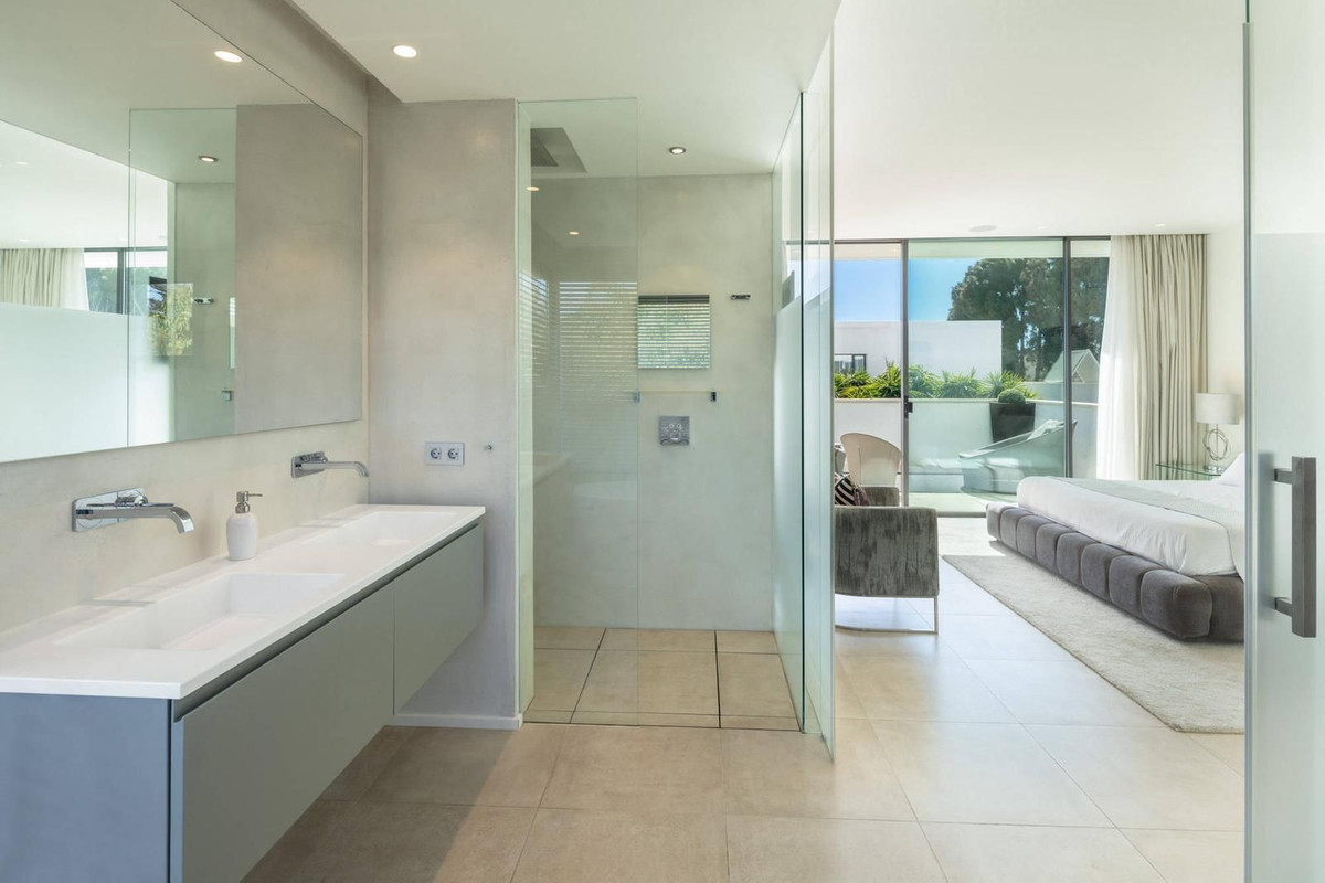 7 Bedroom Villa in Marbella - Photo 15