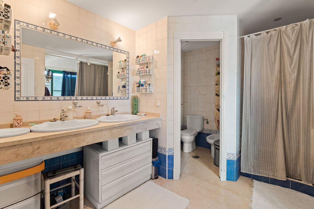 3 Bedroom Penthouse in Casares - Photo 13