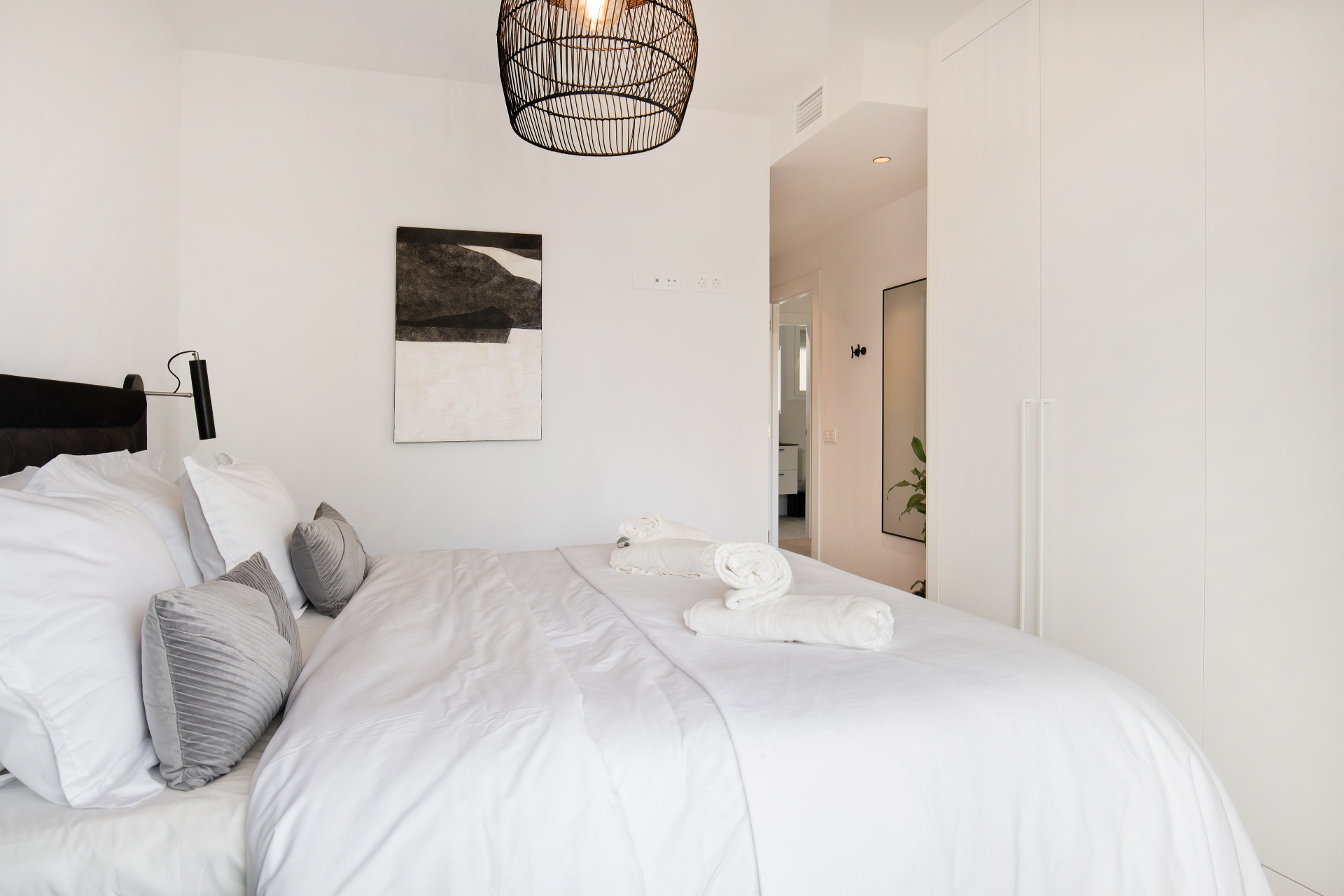 2 Bedroom Apartment in Marbella - Photo 13