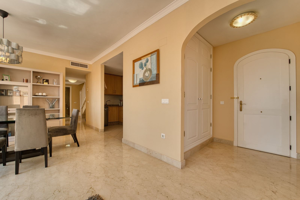 Piso de 3 dormitorios con piscina en Málaga – Foto 12