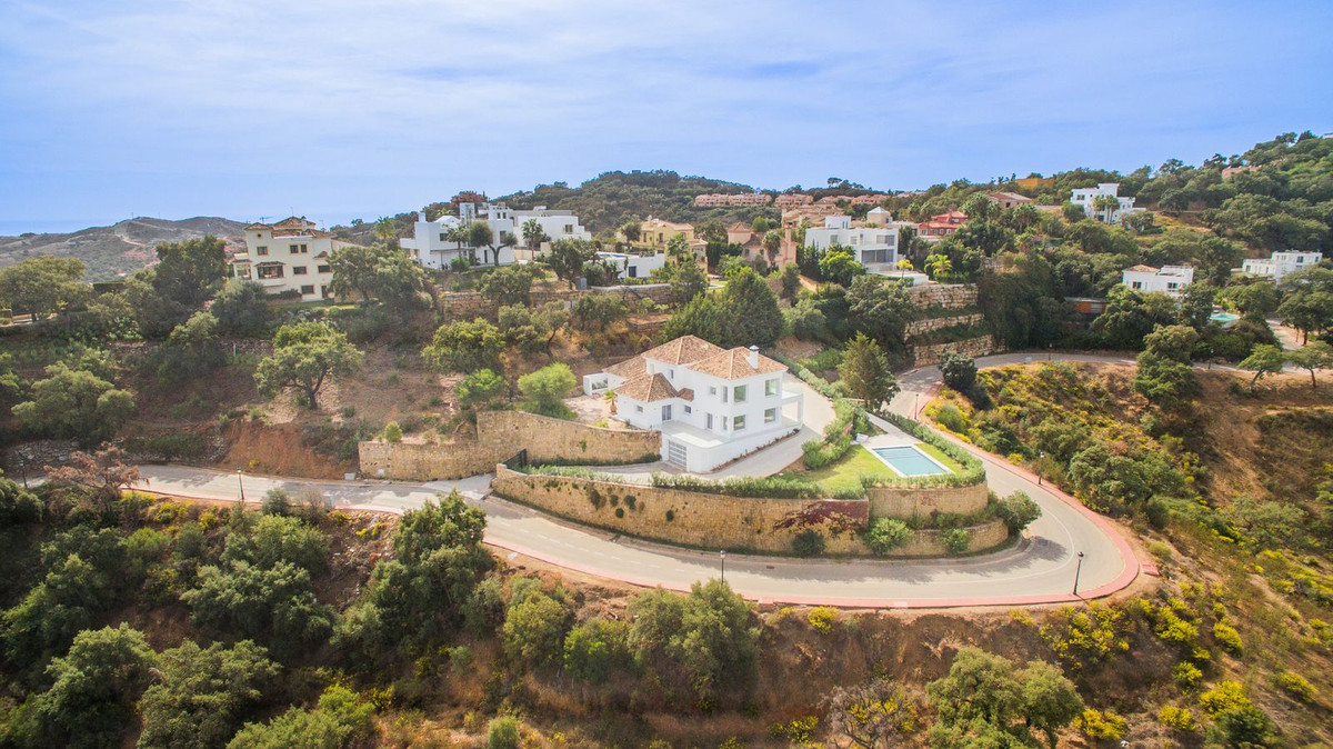 4 Bedroom Villa in Marbella - Photo 40