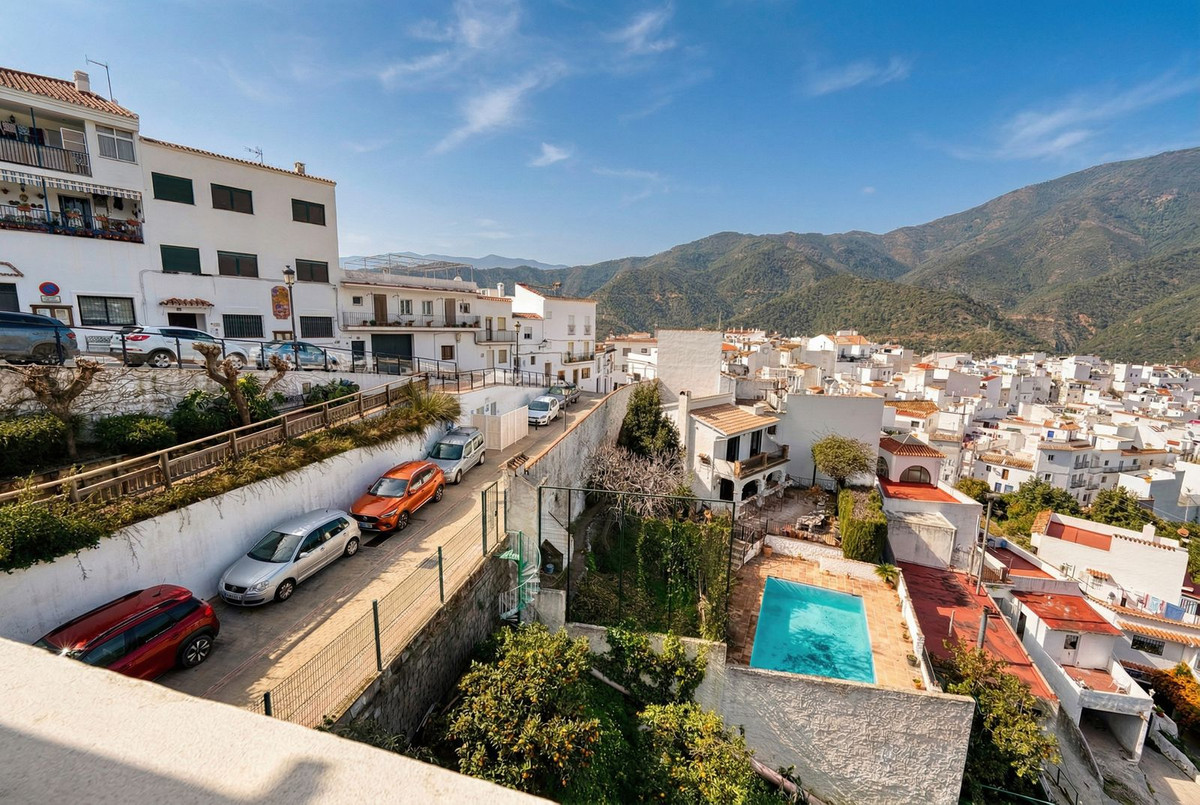 4 Bedroom Villa in Istán - Photo 37