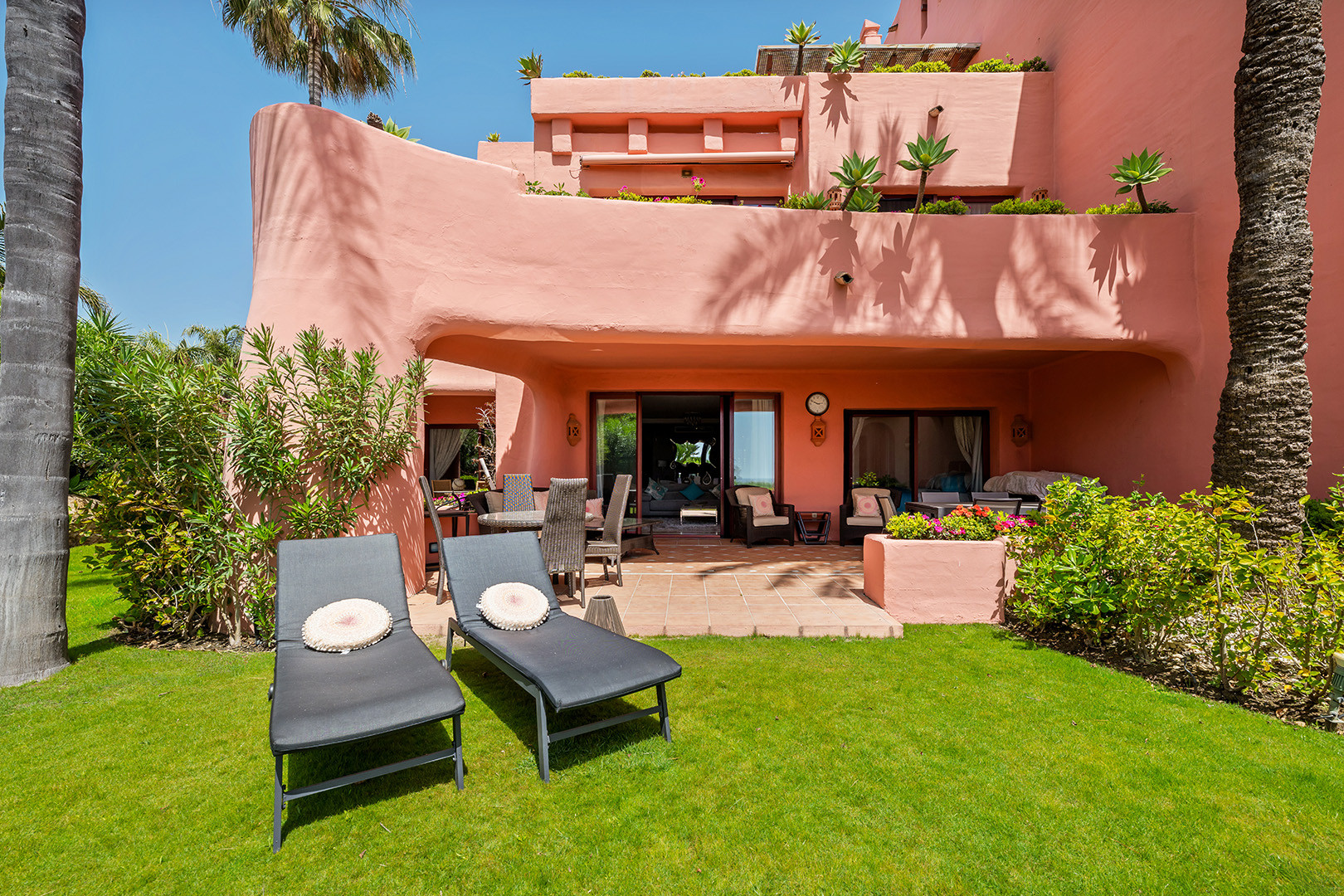 3 Bedroom Apartment in Estepona - Photo 5