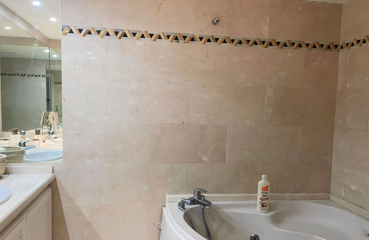 2 Bedroom Apartment in Marbella - Photo 14