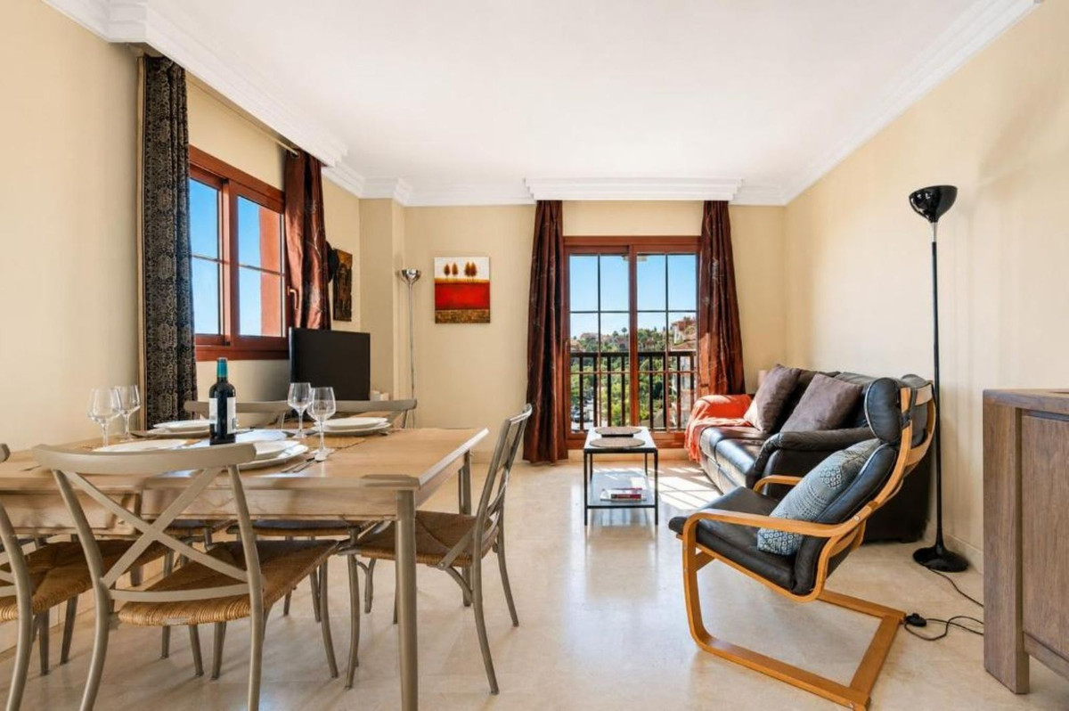 2 Bedroom Apartment in Estepona - Foto 3