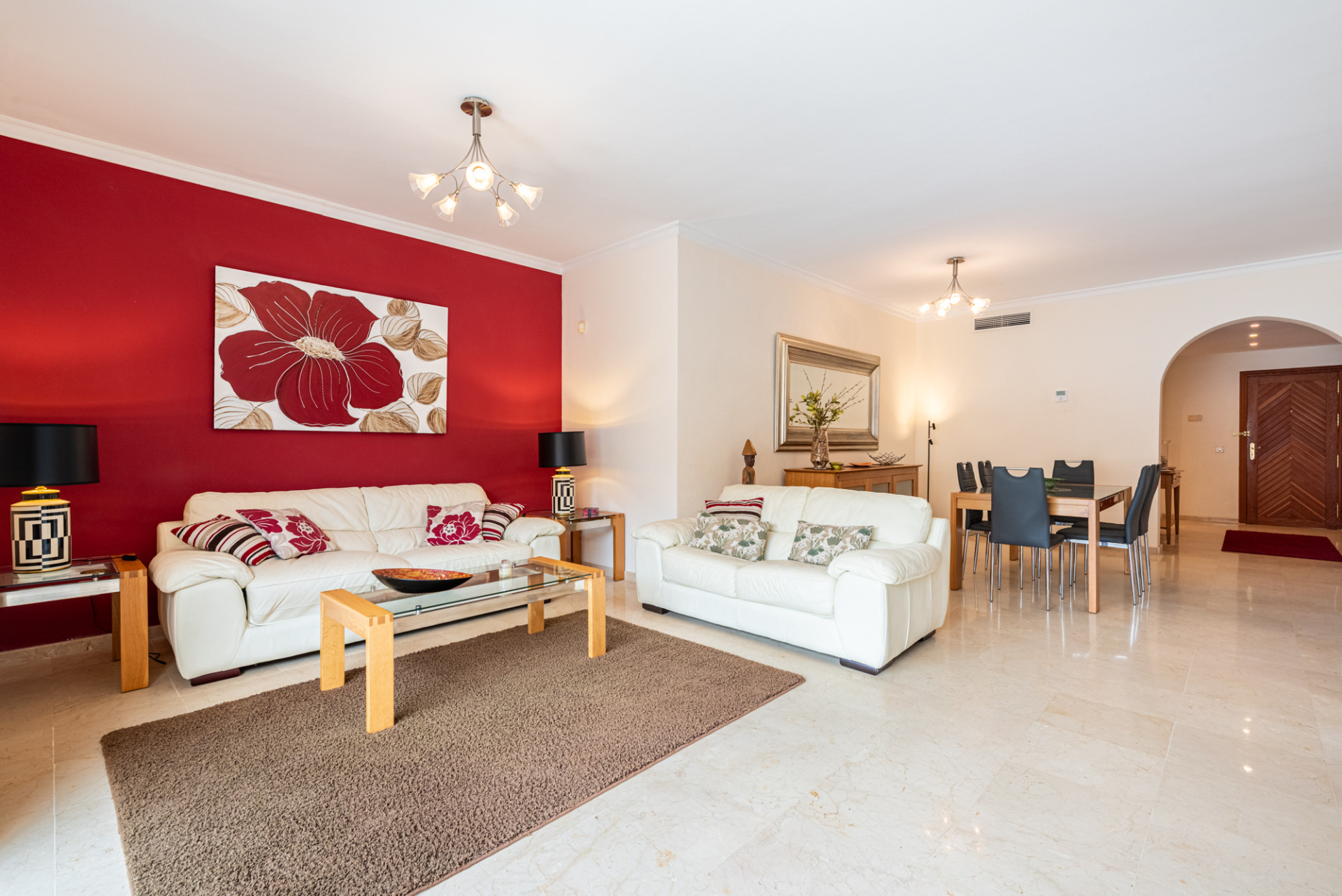 2 Bedroom Penthouse in Estepona - Photo 2