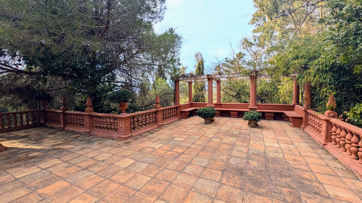 16 Bedroom Villa in Sotogrande - Photo 35
