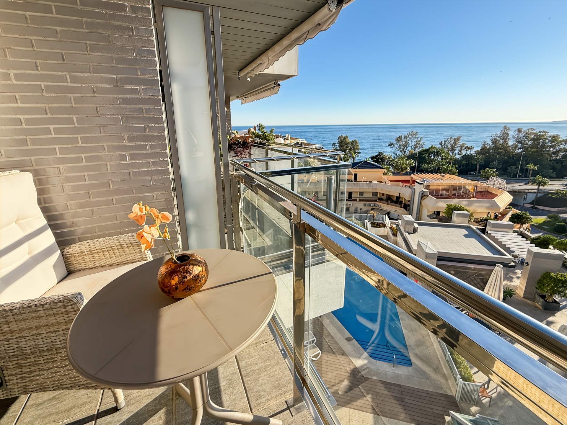 2 Bedroom Apartment in Benalmádena - Foto 2
