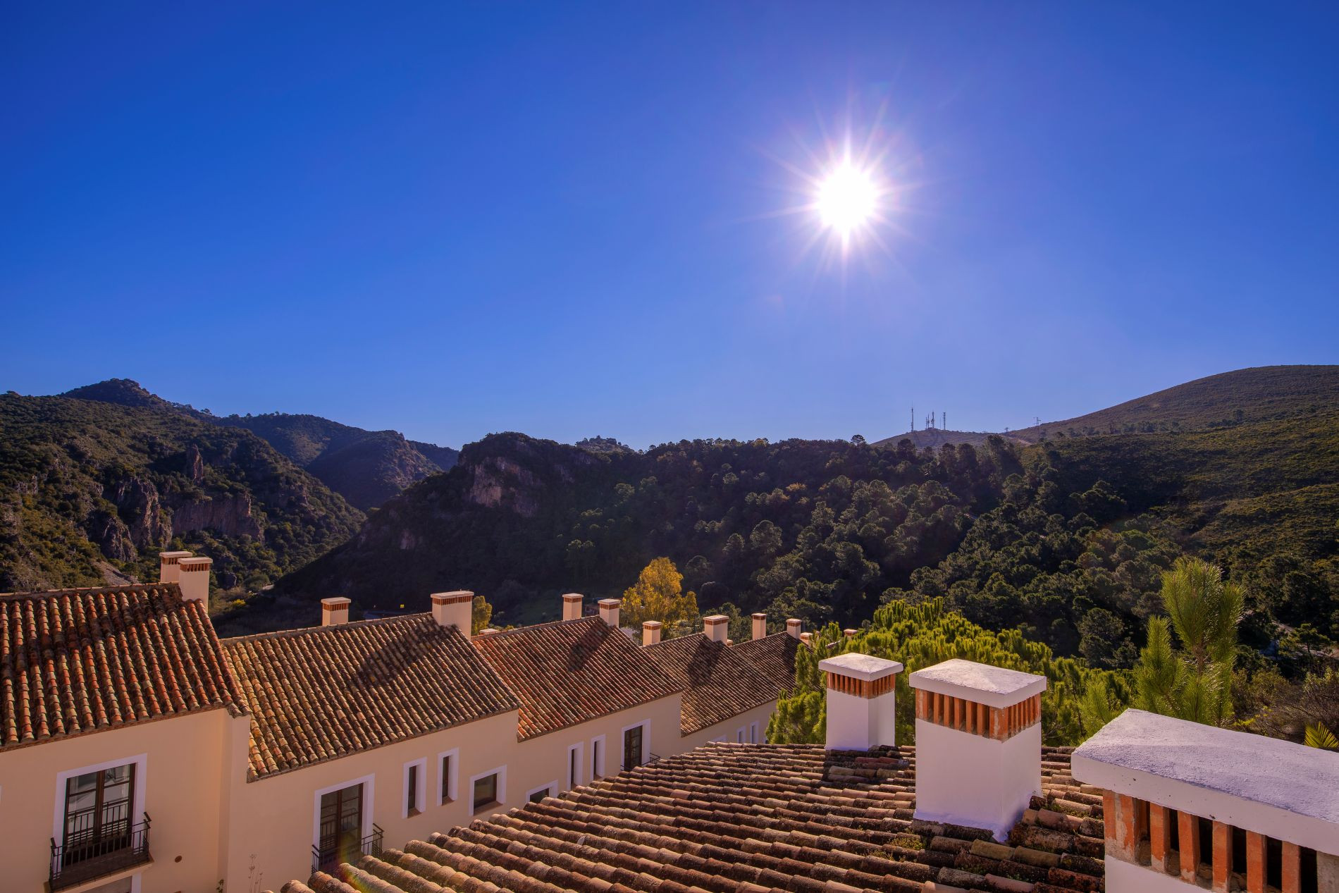 4 Bedroom Townhouse in Benahavís - Photo 33