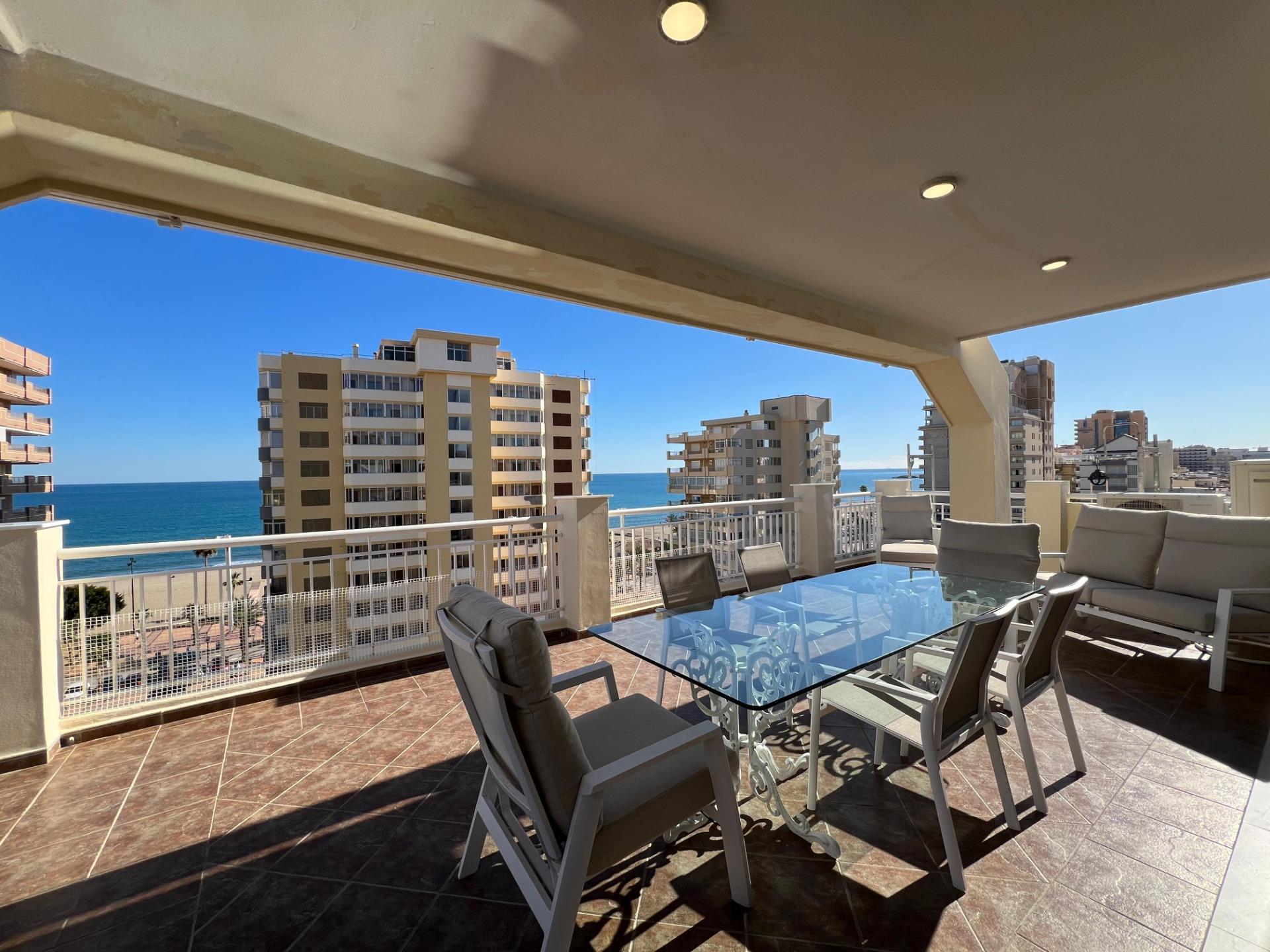 4 Bedroom Penthouse in Fuengirola - Photo 21
