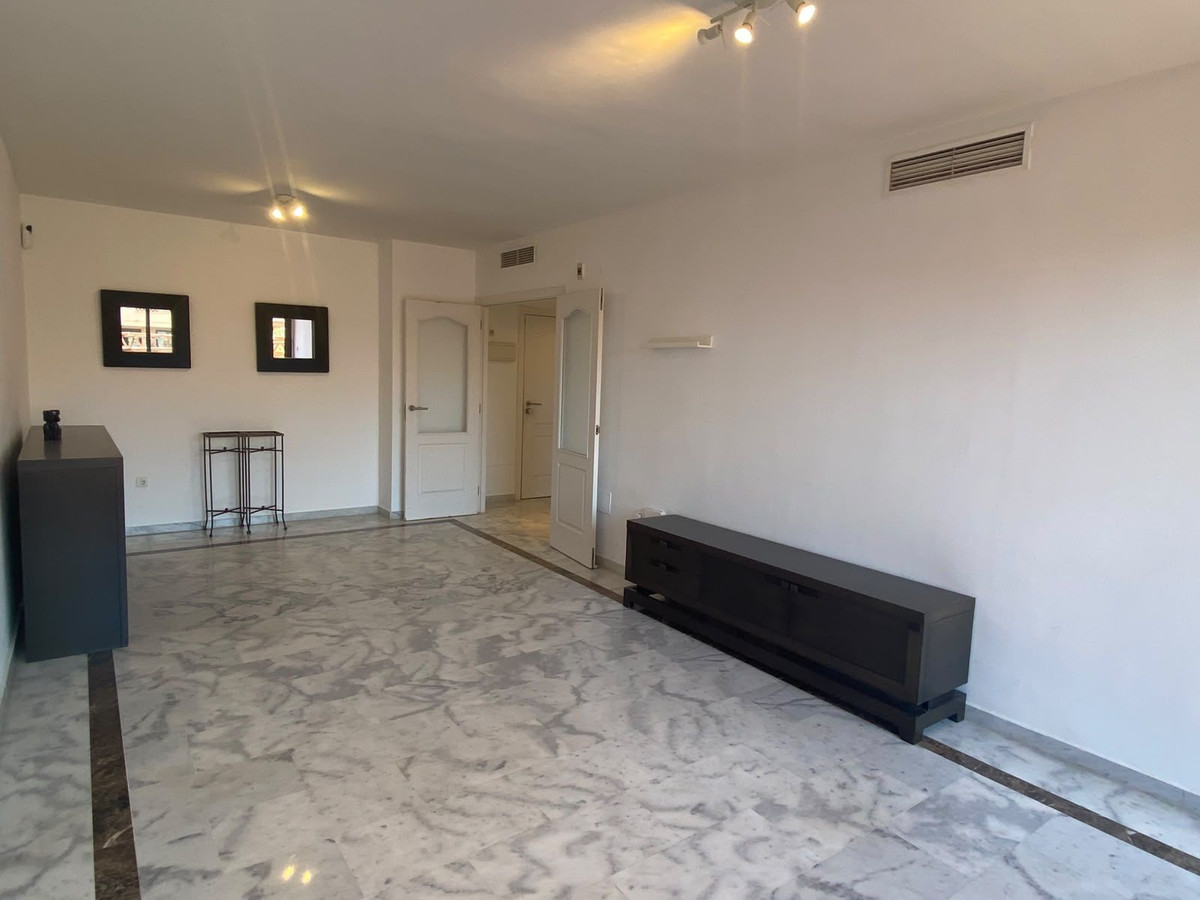 2 Bedroom Apartment in Marbella - Photo 7