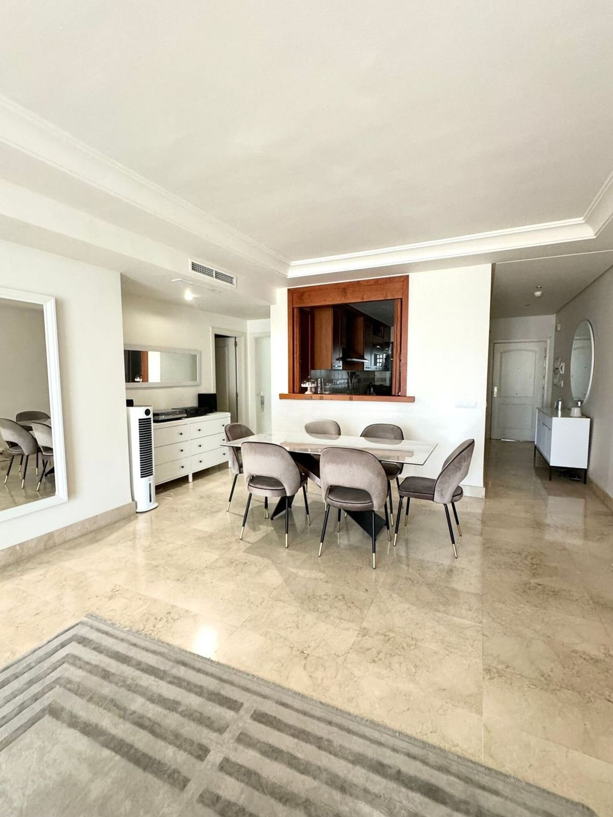 2 Bedroom Apartment in Marbella - Photo 6
