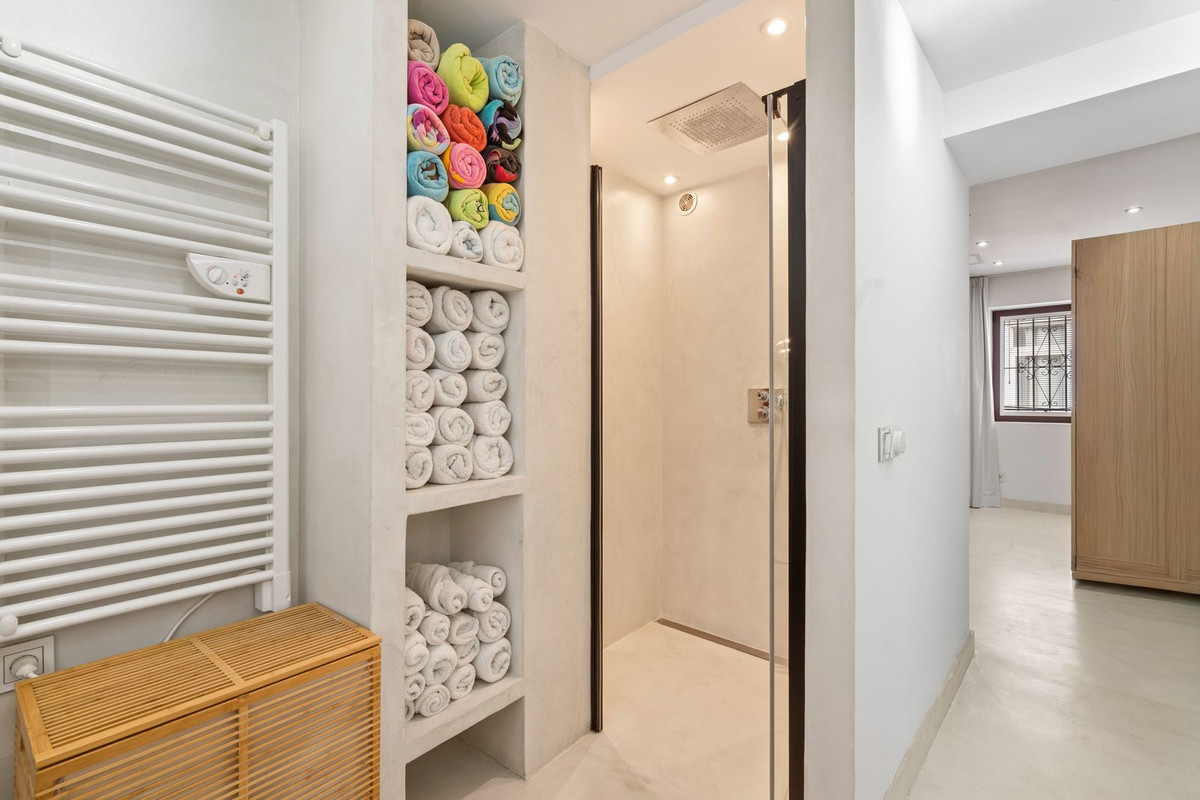 1 Bedroom Townhouse in Estepona - Photo 13