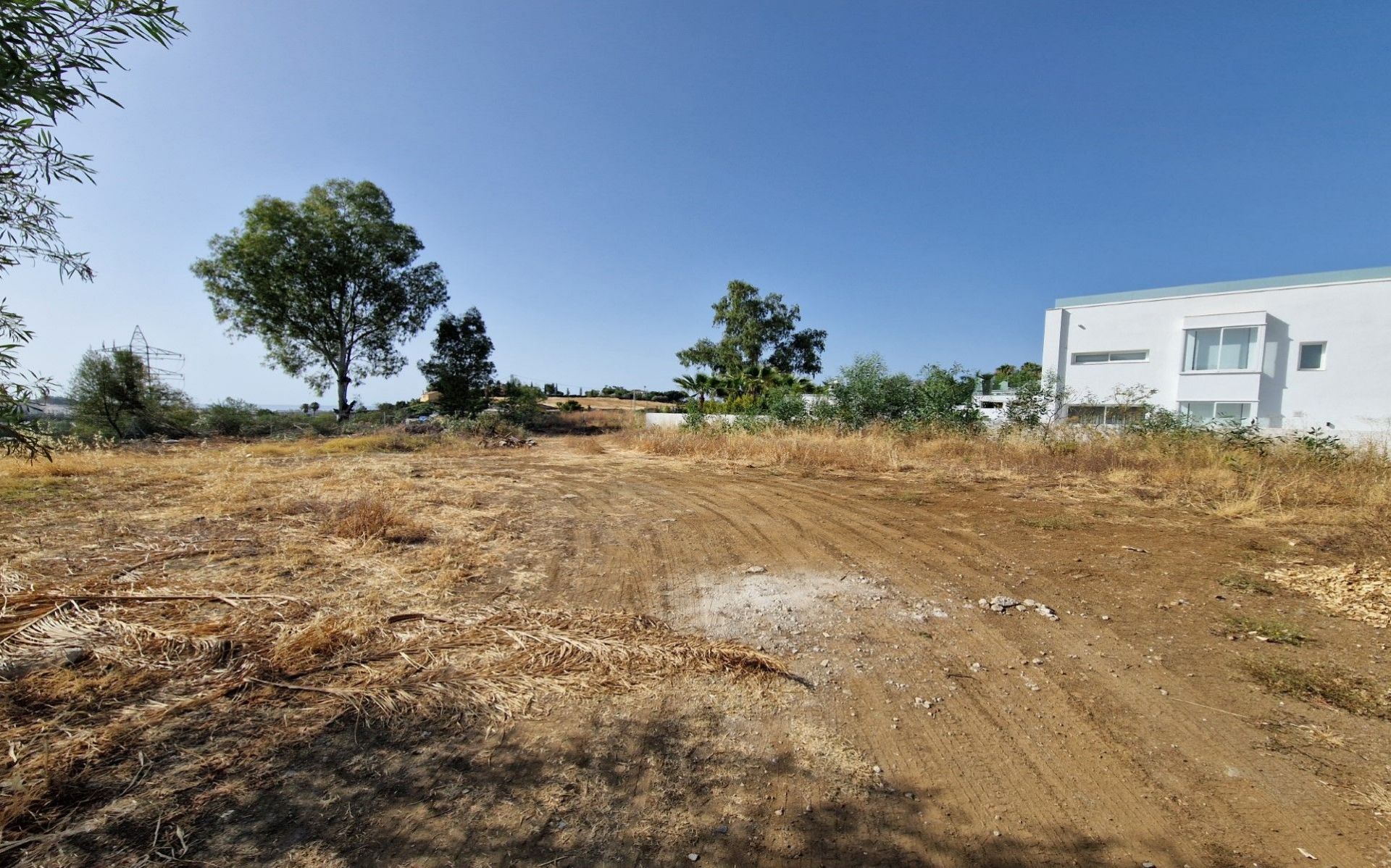 1,320 m² Plot in Benahavís - Photo 2