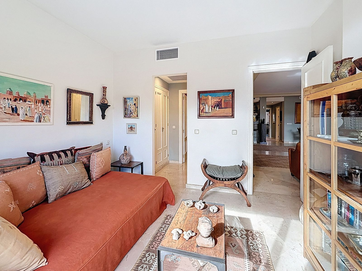 3 Bedroom Penthouse in Estepona - Фото 28