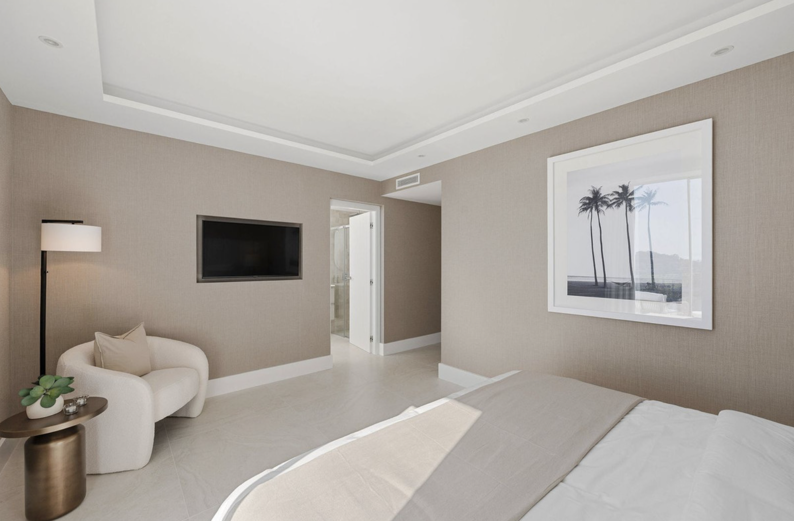 4 Bedroom Townhouse in Benahavís - Photo 23