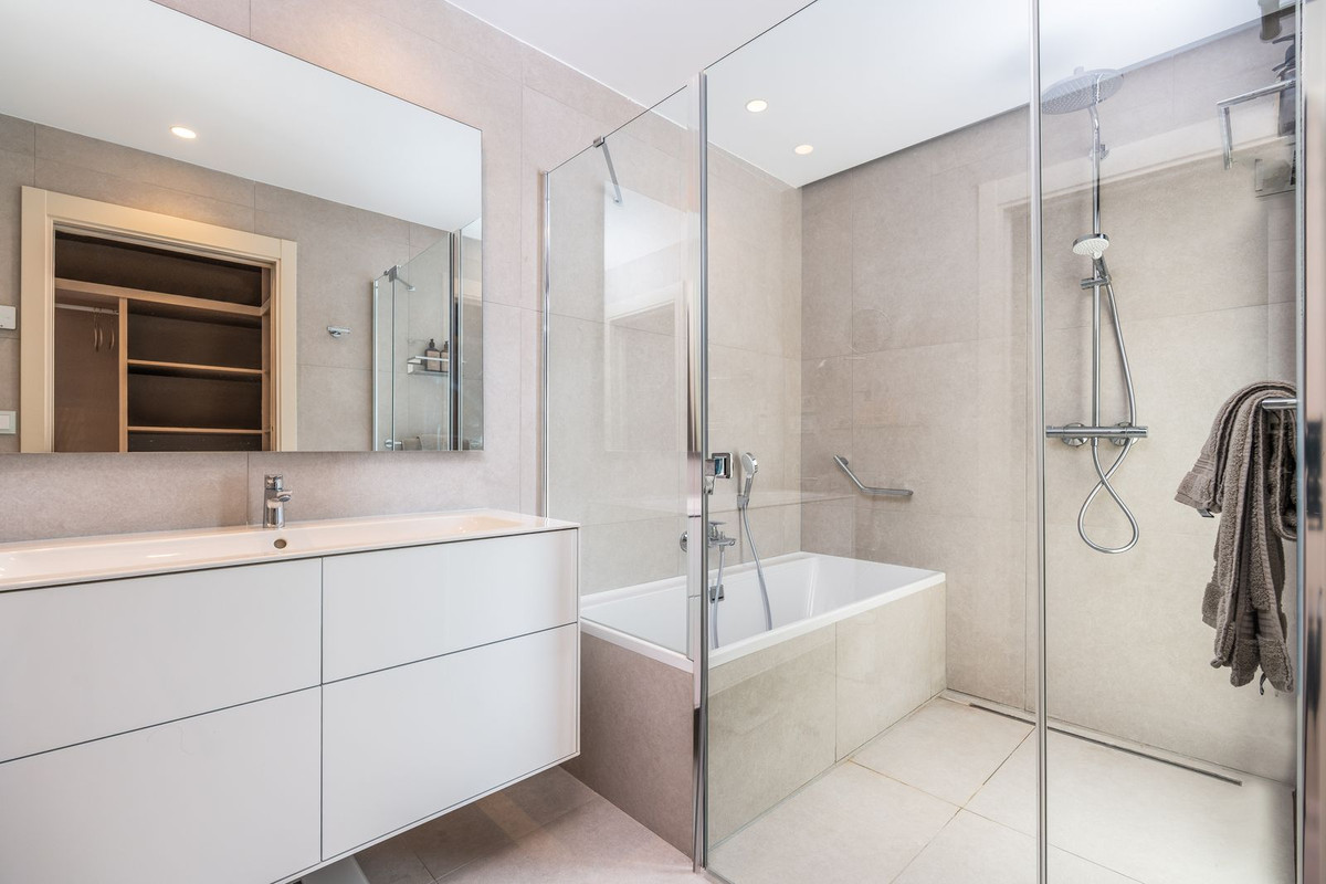 3 Bedroom Apartment in Estepona - Photo 45