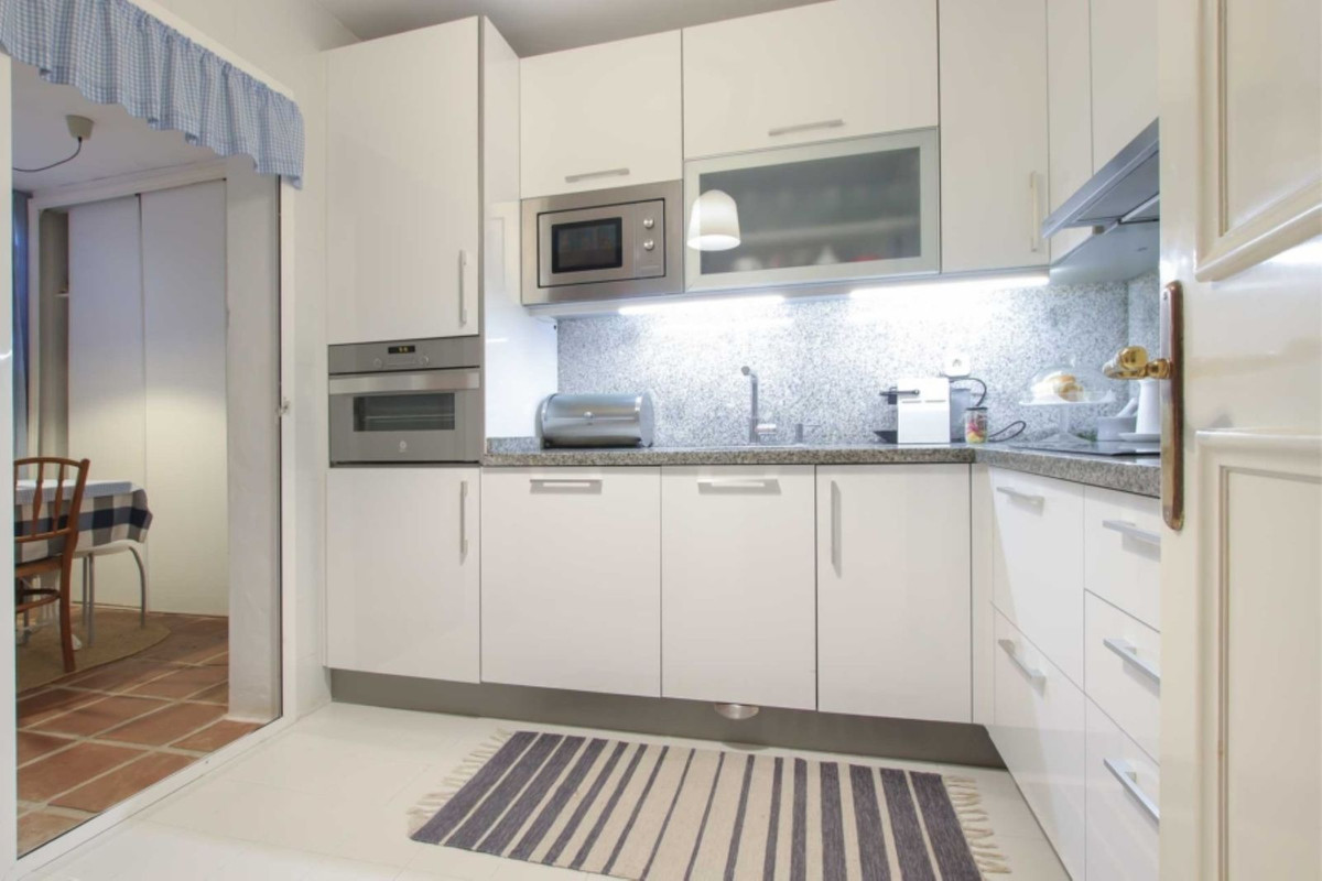 2 Bedroom Apartment in Marbella - Photo 12