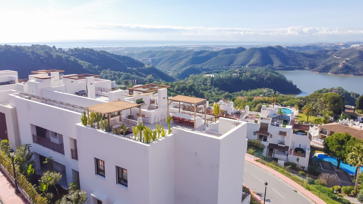 3 Bedroom Penthouse in Istán - Photo 8