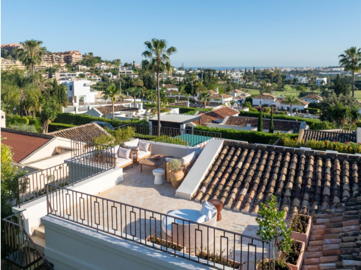 4 Bedroom Villa in Marbella - Photo 15